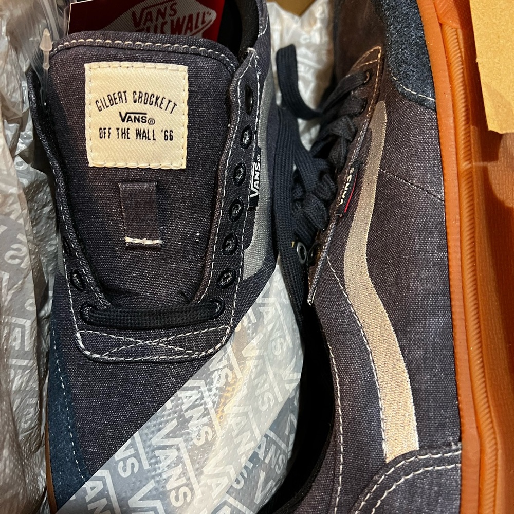 Brand New Vans Crockett sneakers Navy - Size 9